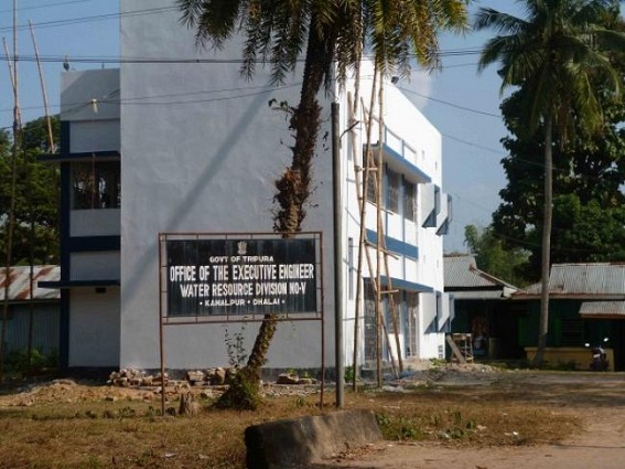 Kamalpur: Materials over 10, 00,000 rupees of water resource department stolen in last three fiscals: Department registered case with police after locale detained two persons red handed Kamalpur: Materials over 10, 00,000 rupees of water resource department stolen in last three fiscals: Department registered case with police after locale detained two persons red handed